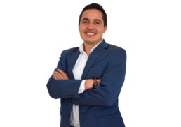 ÓSCAR RAMÍREZ uai